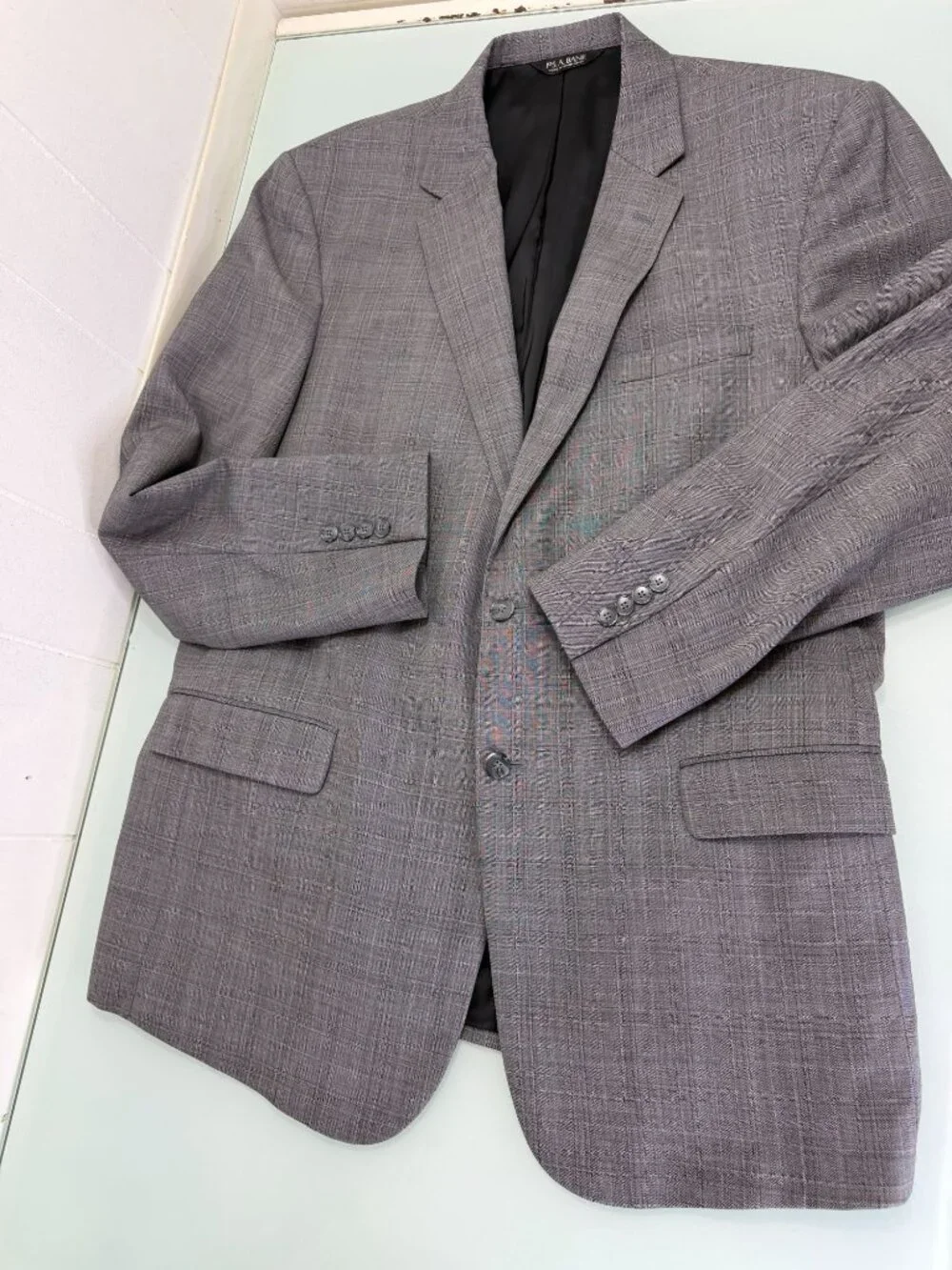 Jos A Bank 2 Piece Suit Traveler's Collection 46L Blazer 40X30 Pants Plaid Gray